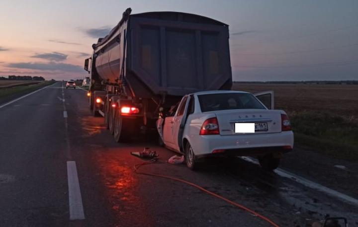 В ночном ДТП на трассе Волгоград-Каменск-Шахтинский погиб водитель легковушки