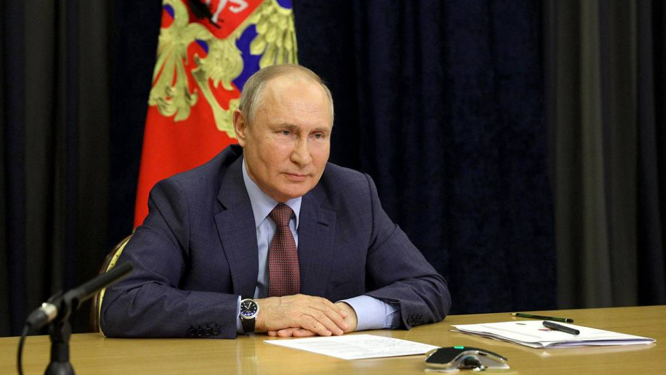 Путин считает, что нельзя никого запугивать и заставлять прививаться от коронавируса