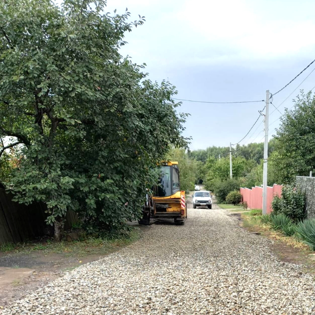 В Каменске продолжается ремонт дорог | 24.09.2021 | Каменск-Шахтинский -  БезФормата