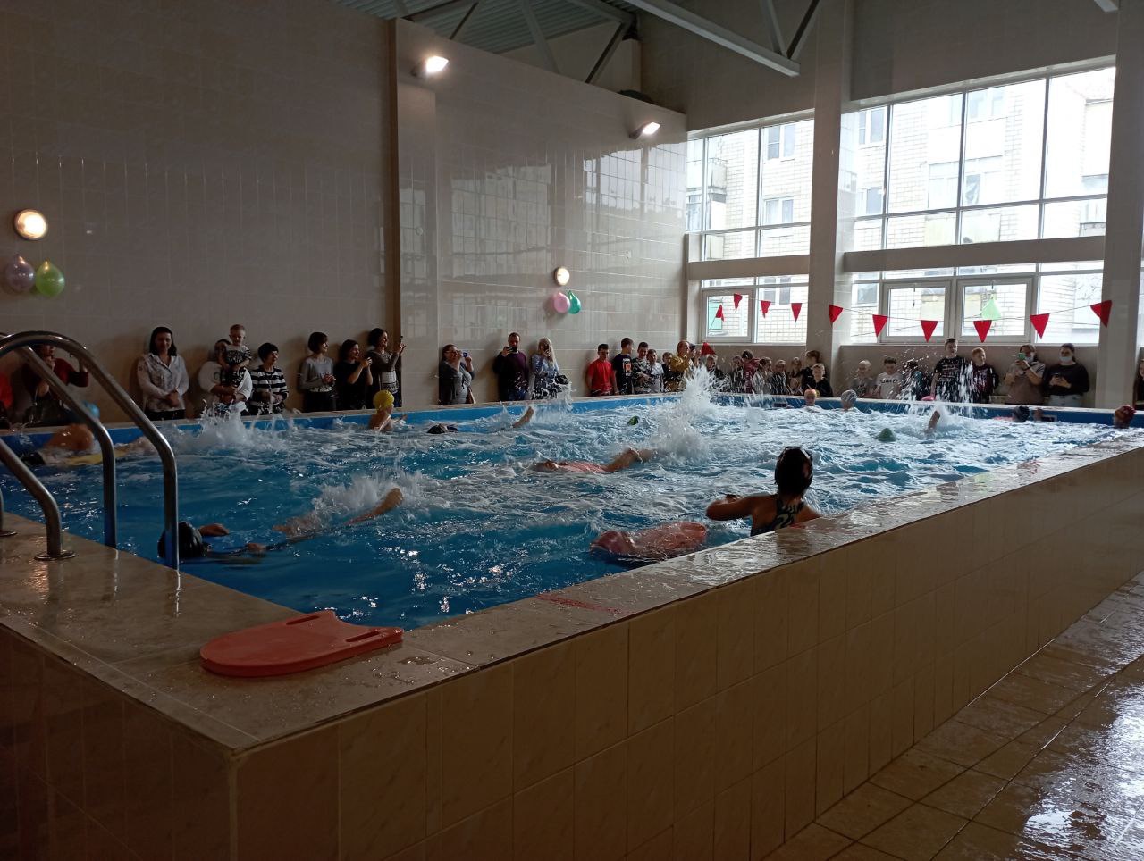В Каменске открылся бассейн для детей