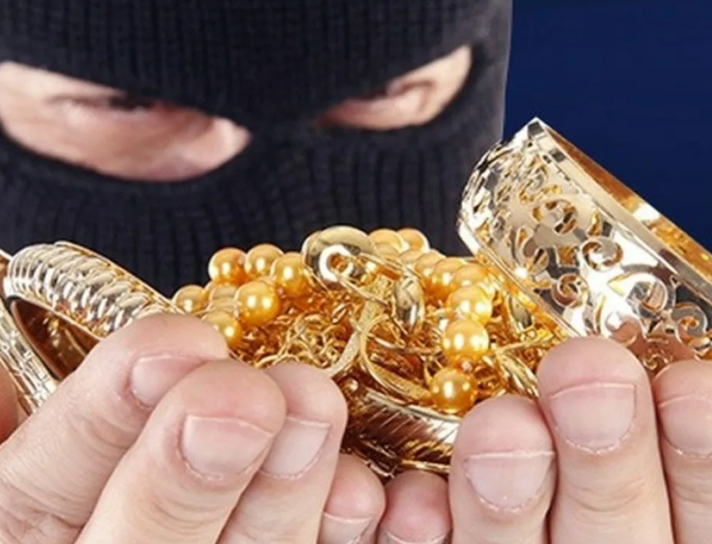 В Каменске украли золото на 340 тысяч рублей