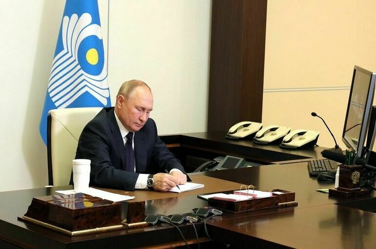 Путин подписал указ об отсрочке студентам очной и очно-заочной формы обучения