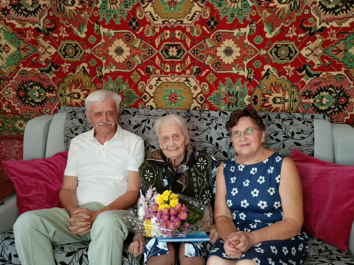 Старейшему учителю России Зинаиде Яковлевне Малько 2 сентября 2022 года исполнилось 100 лет!