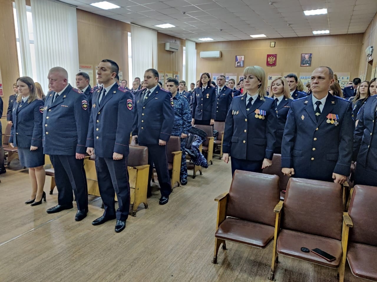 В Каменске-Шахтинском поздравили полицейских
