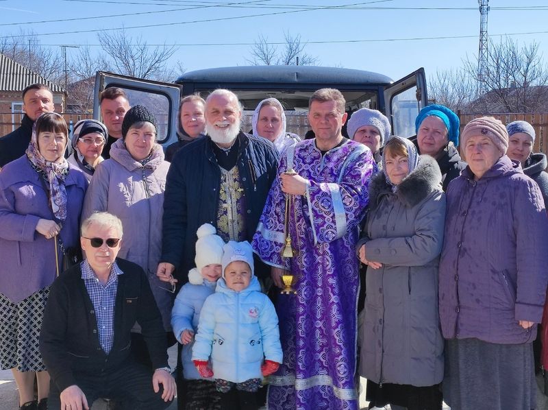 Приход преподобного Серафима Саровского в х. Красновка передал гуманитарную помощь воинам