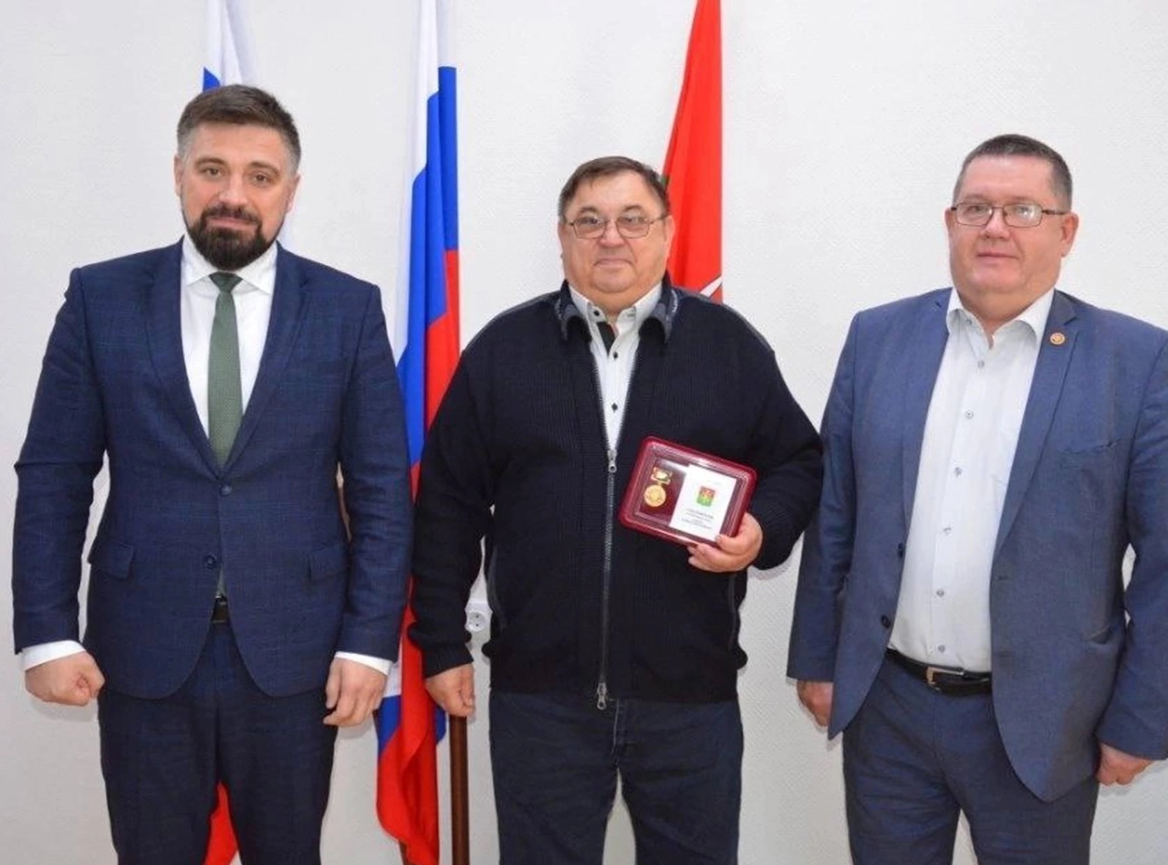 Владимир Мещаненко награждён памятным знаком «100 лет Каменскому району»