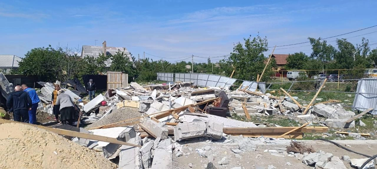 Трагедия в Каменске-Шахтинском: взрыв дома в мкр. Лиховском и двое пострадавших