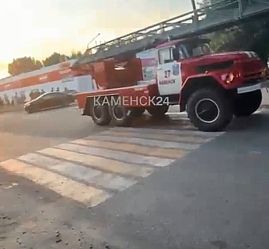 Очевидцы поделились видео с пожара в Каменске-Шахтинском
