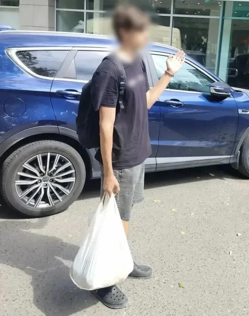 На 19-летнего дончанина возбудили уголовное дело за участие в дропперстве.